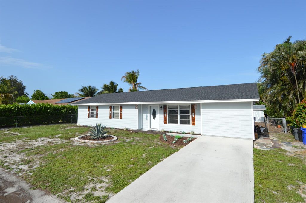 Photo of 5447 SE 51st Drive, Stuart, FL 34997 (MLS # R11103413)