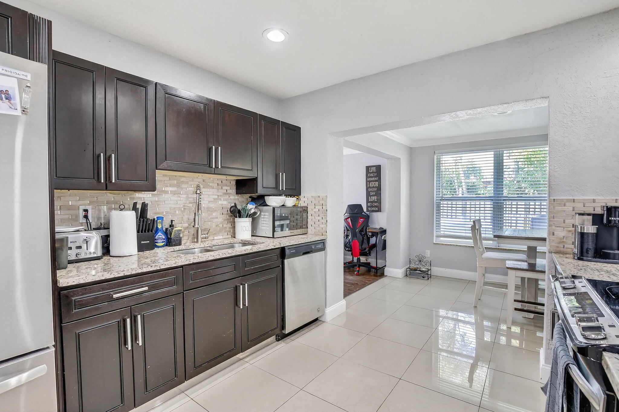 SUNRISE GOLF VILLAGE FIRS - Residential