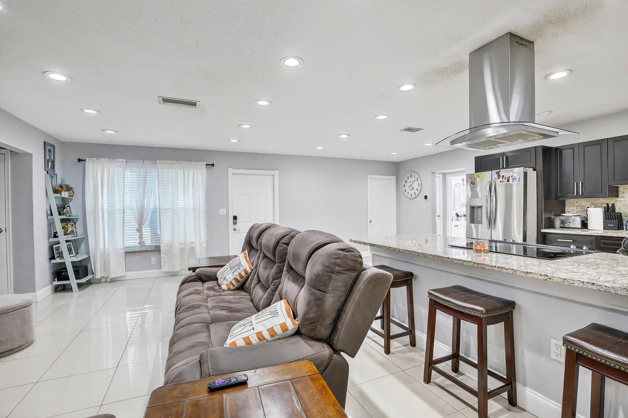 SUNRISE GOLF VILLAGE FIRS - Residential