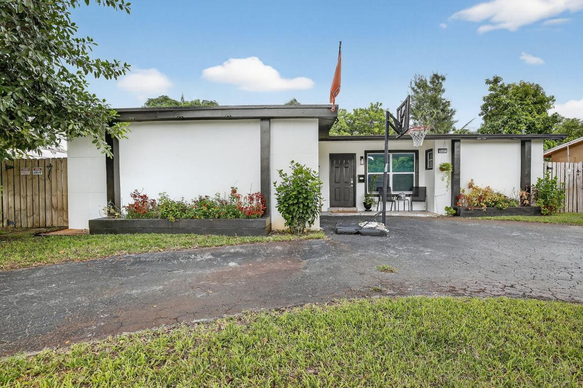 SUNRISE GOLF VILLAGE FIRST ADD - Residential