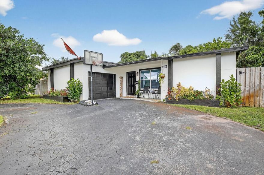 Beautifully updated 3BR/2BA No HOA, single-family home with flex space and 1-car garage.  Enjoy peace of mind with a new roof (2022), AC (2021), and water heater (2021). Modern kitchen and bathrooms, granite countertops, and stainless steel appliances.

Relax or entertain in the fully fenced backyard with a partially in-ground pool. Convenient Sunrise location close to shops, dining, and highways.