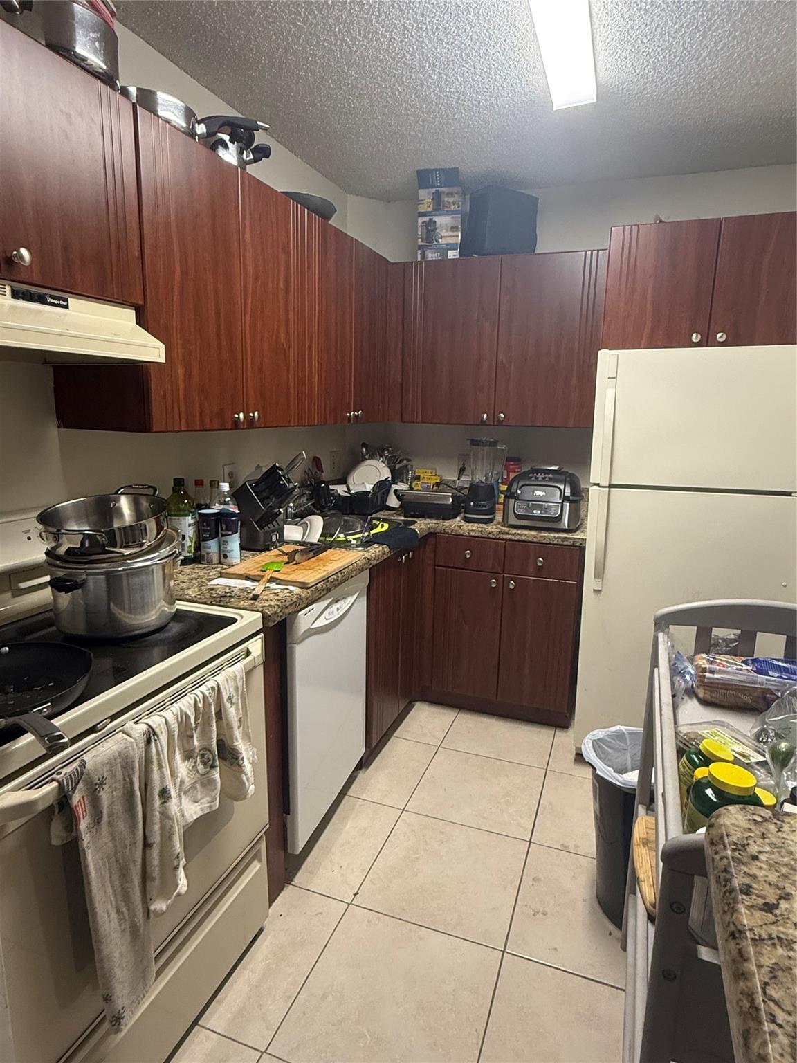 Lakes Of Jacaranda Condo - Residential Lease