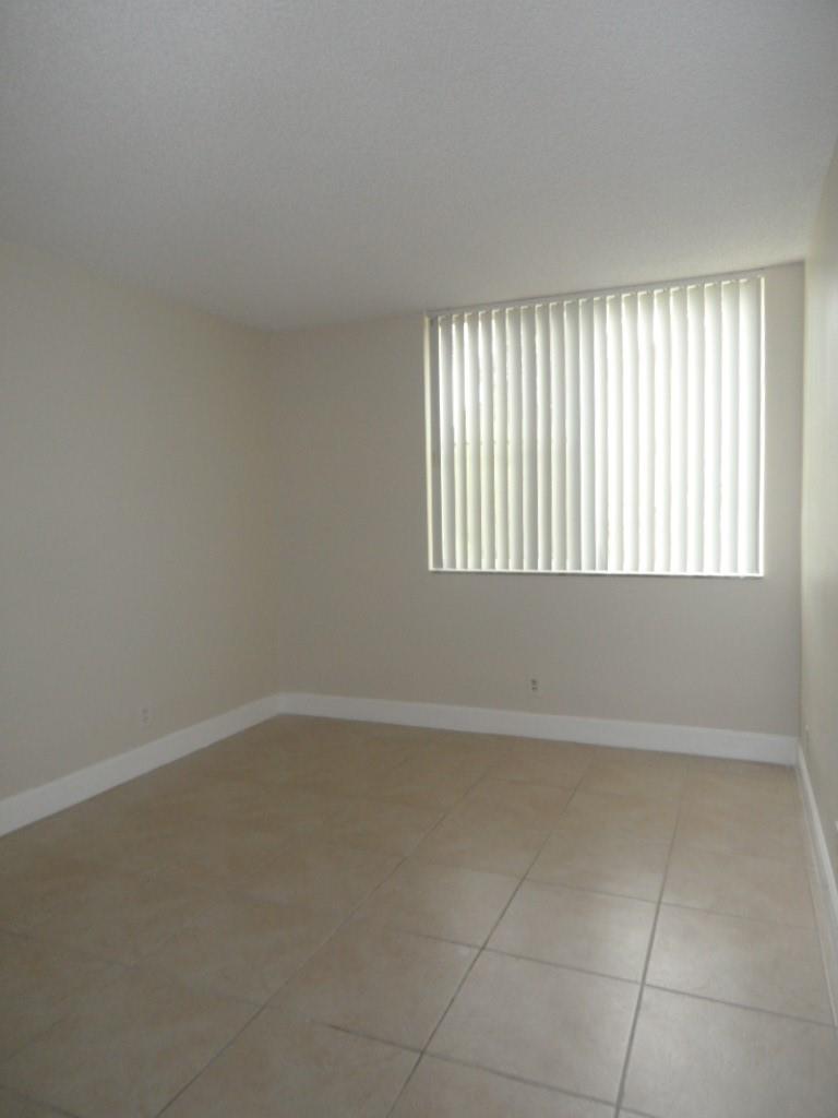 Lakes Of Jacaranda Condo - Residential Lease