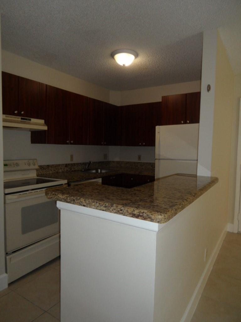 Lakes Of Jacaranda Condo - Residential Lease