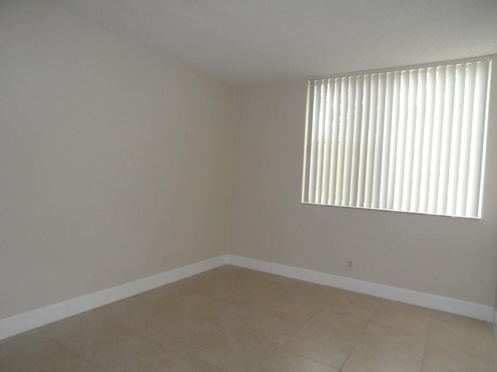 Lakes Of Jacaranda Condo - Residential Lease