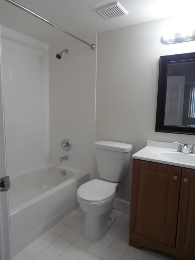 Lakes Of Jacaranda Condo - Residential Lease
