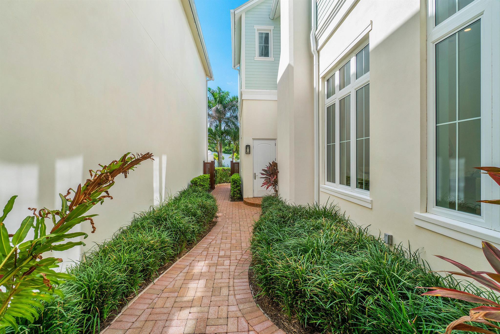 OCEAN BREEZE TOWNHOMES CO - Residential