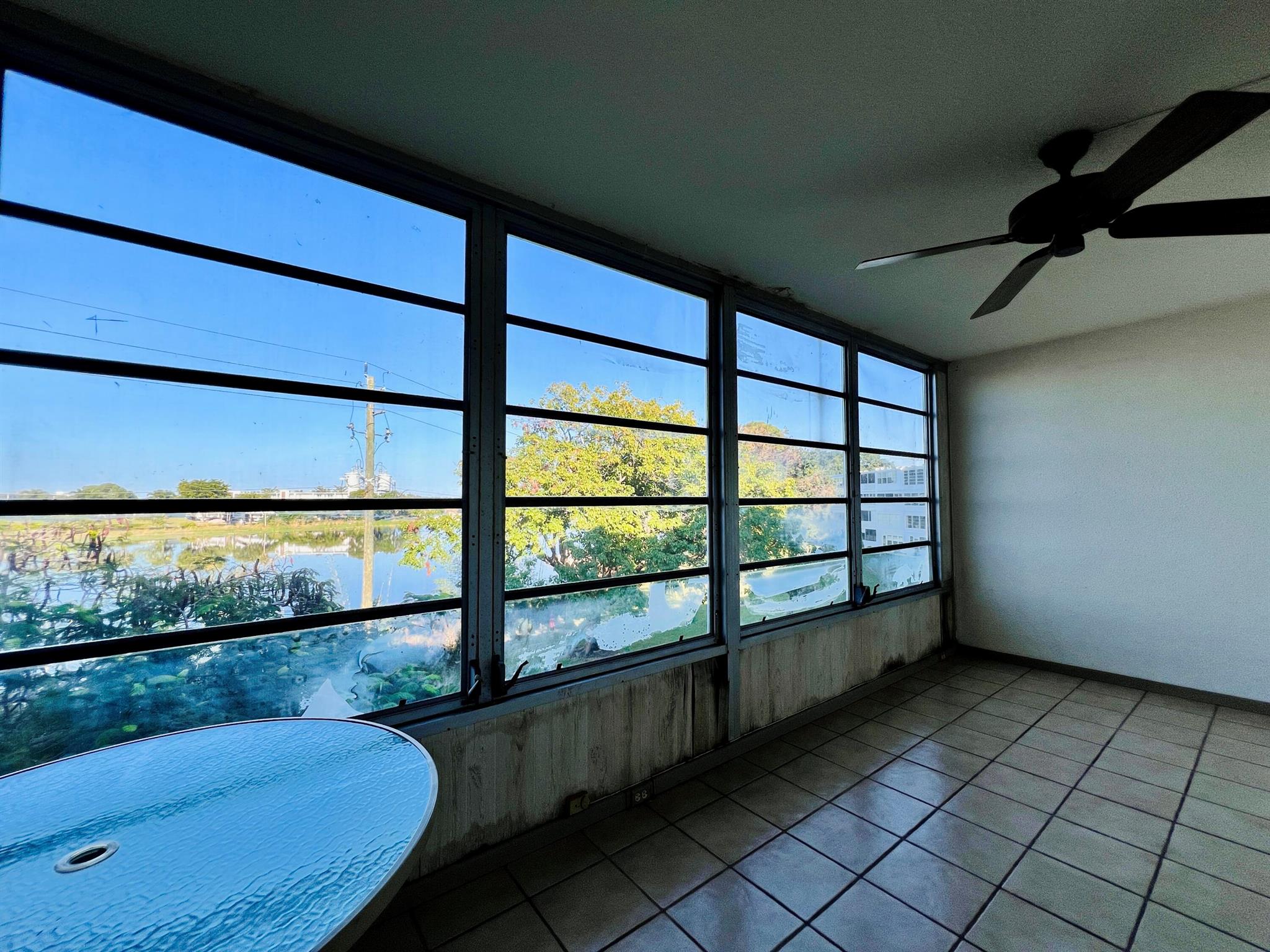 SOUTHAMPTON CONDO - Residential