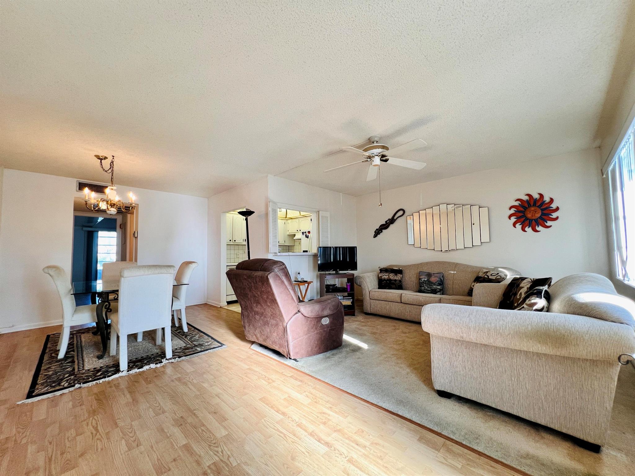 SOUTHAMPTON CONDO - Residential