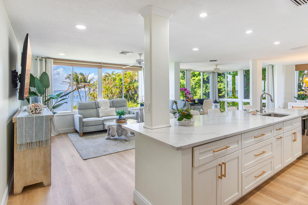 OCEAN VIEW CONDO - Residential