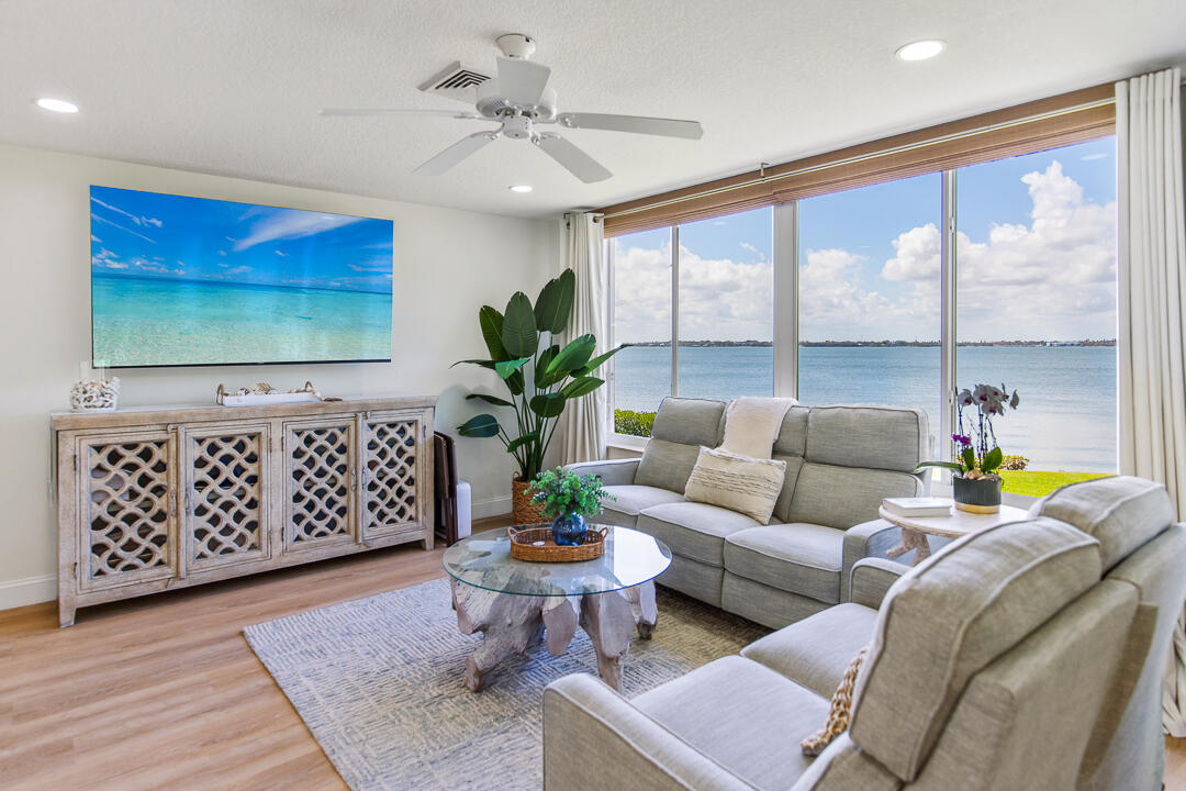 OCEAN VIEW CONDO - Residential