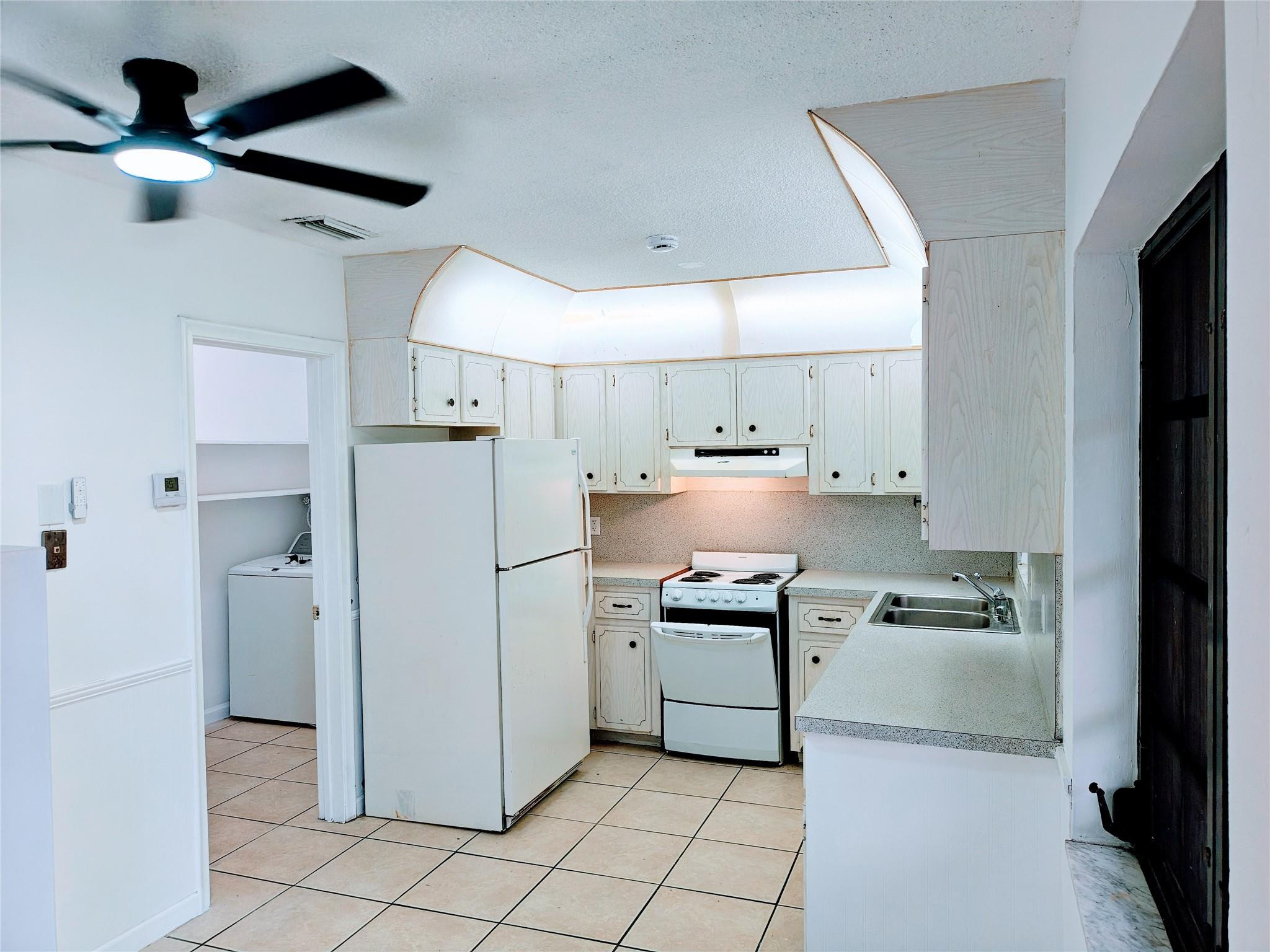 Riverside 3 7-17 B - Residential Lease