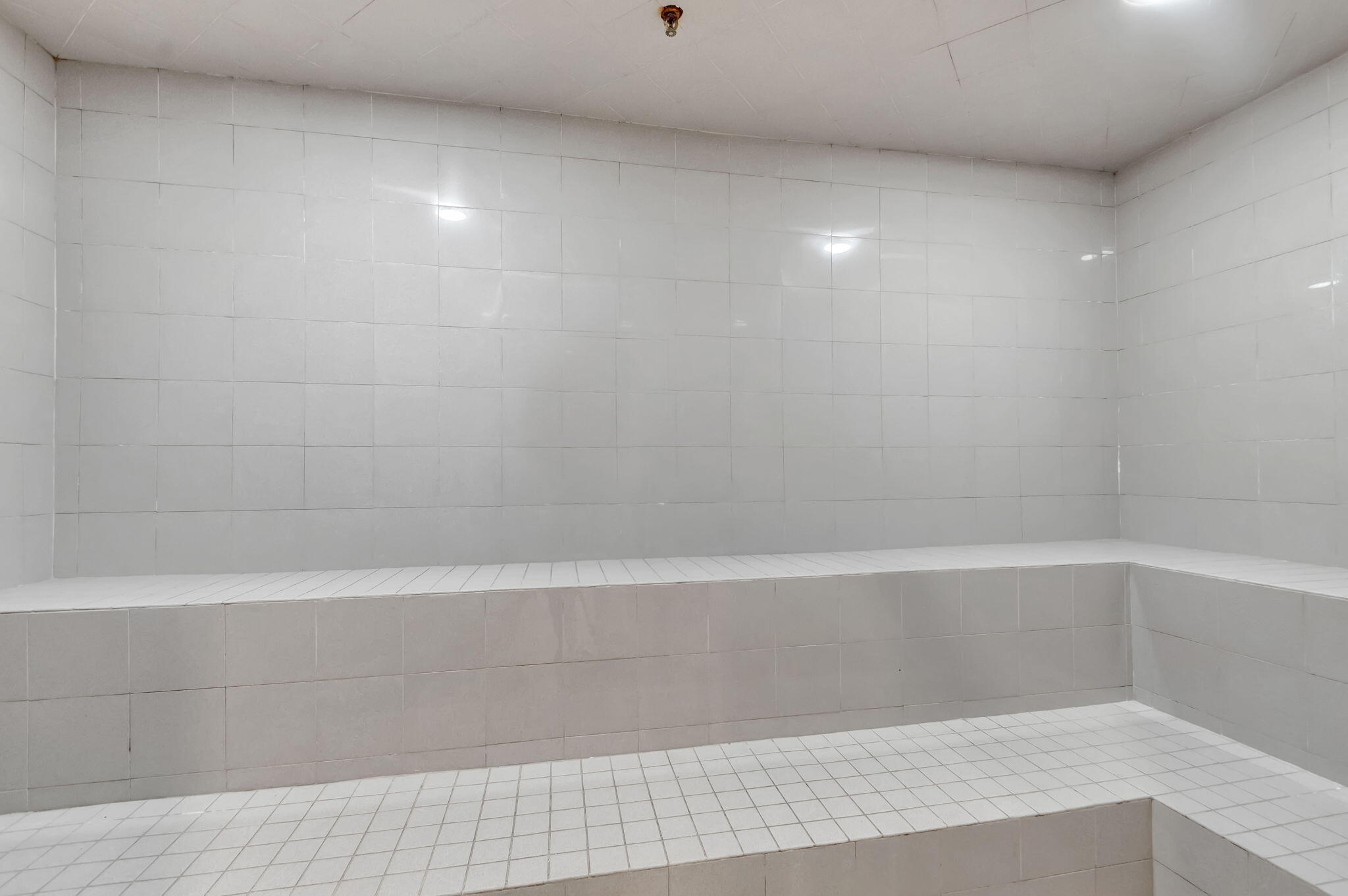 LAKESHORE AT THE FOUNTAINS - Residential