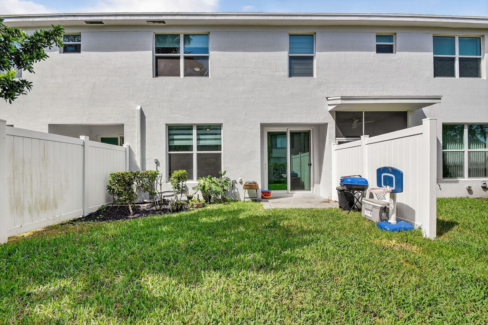 LAKESHORE AT THE FOUNTAINS - Residential