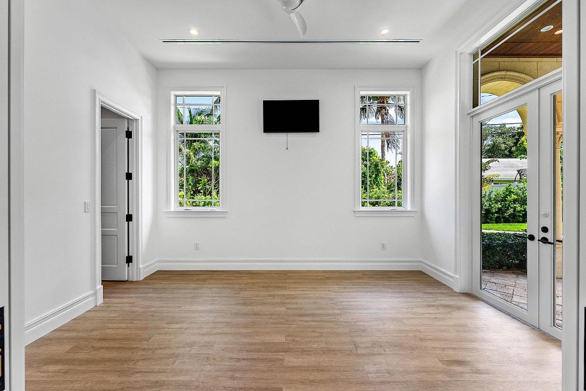 LAKE SHORE ESTATES - Residential