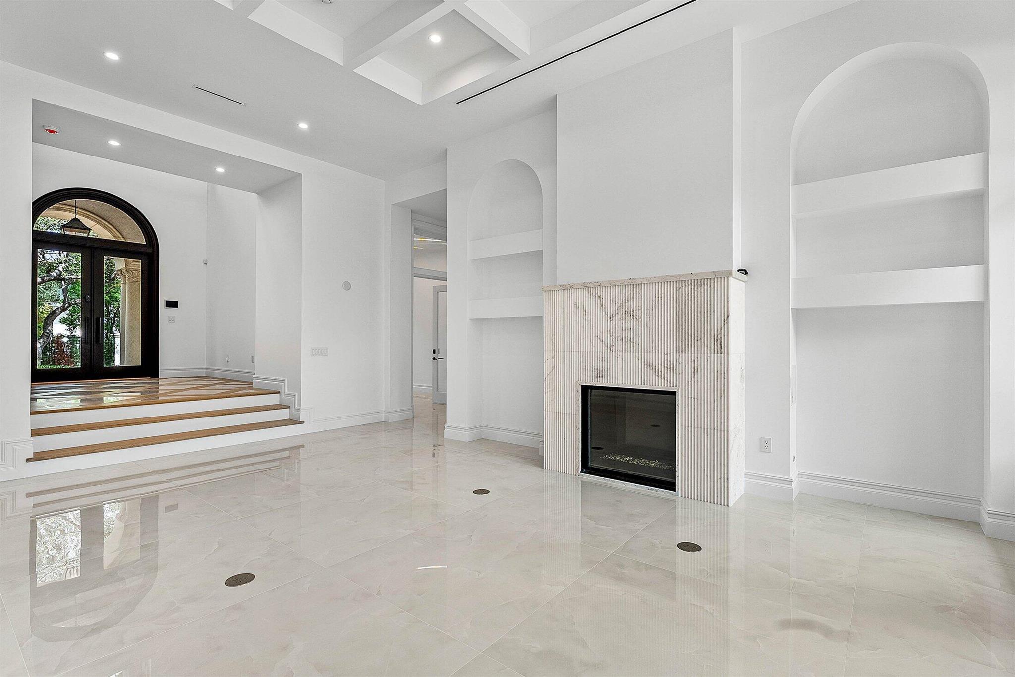 LAKE SHORE ESTATES - Residential