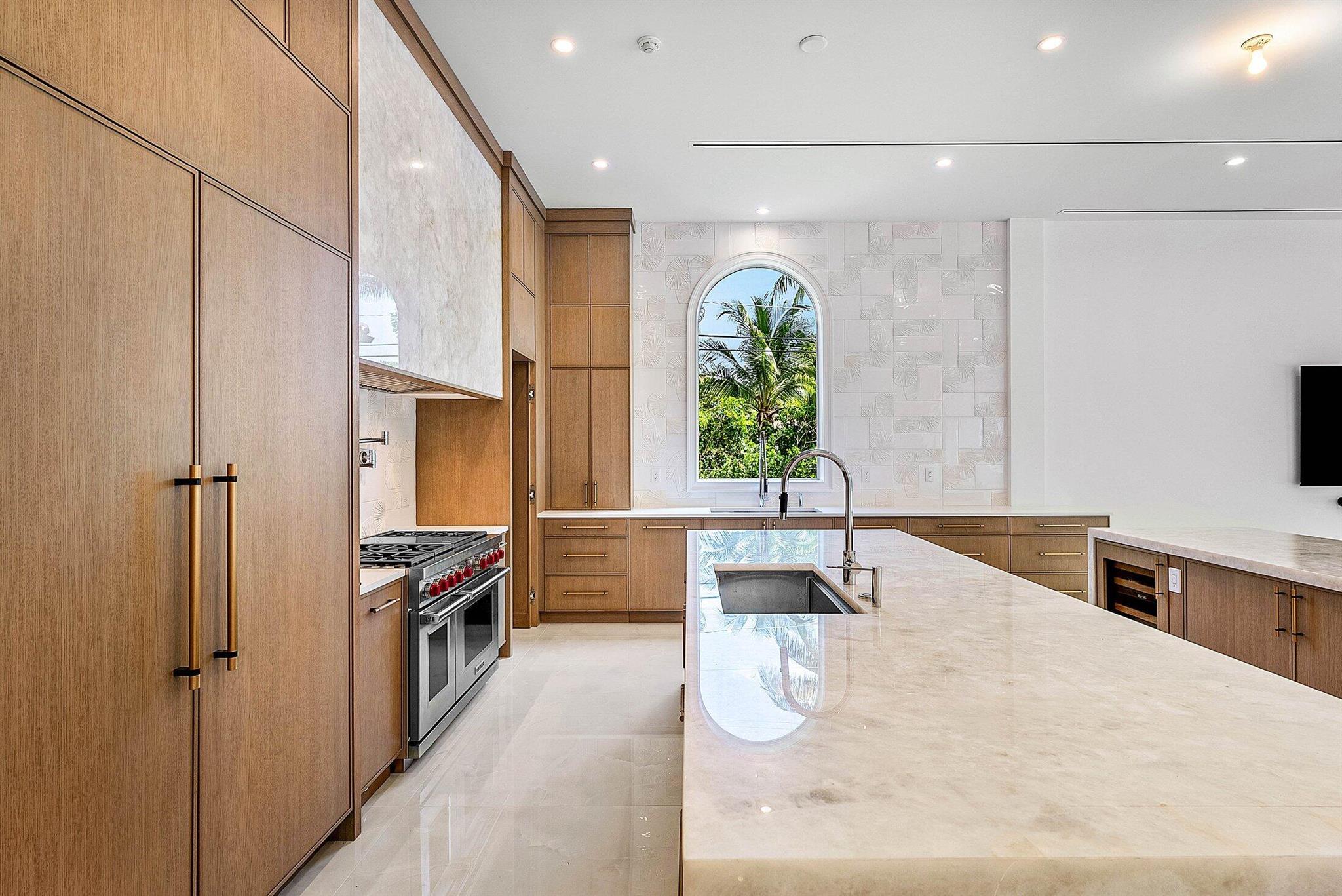 LAKE SHORE ESTATES - Residential