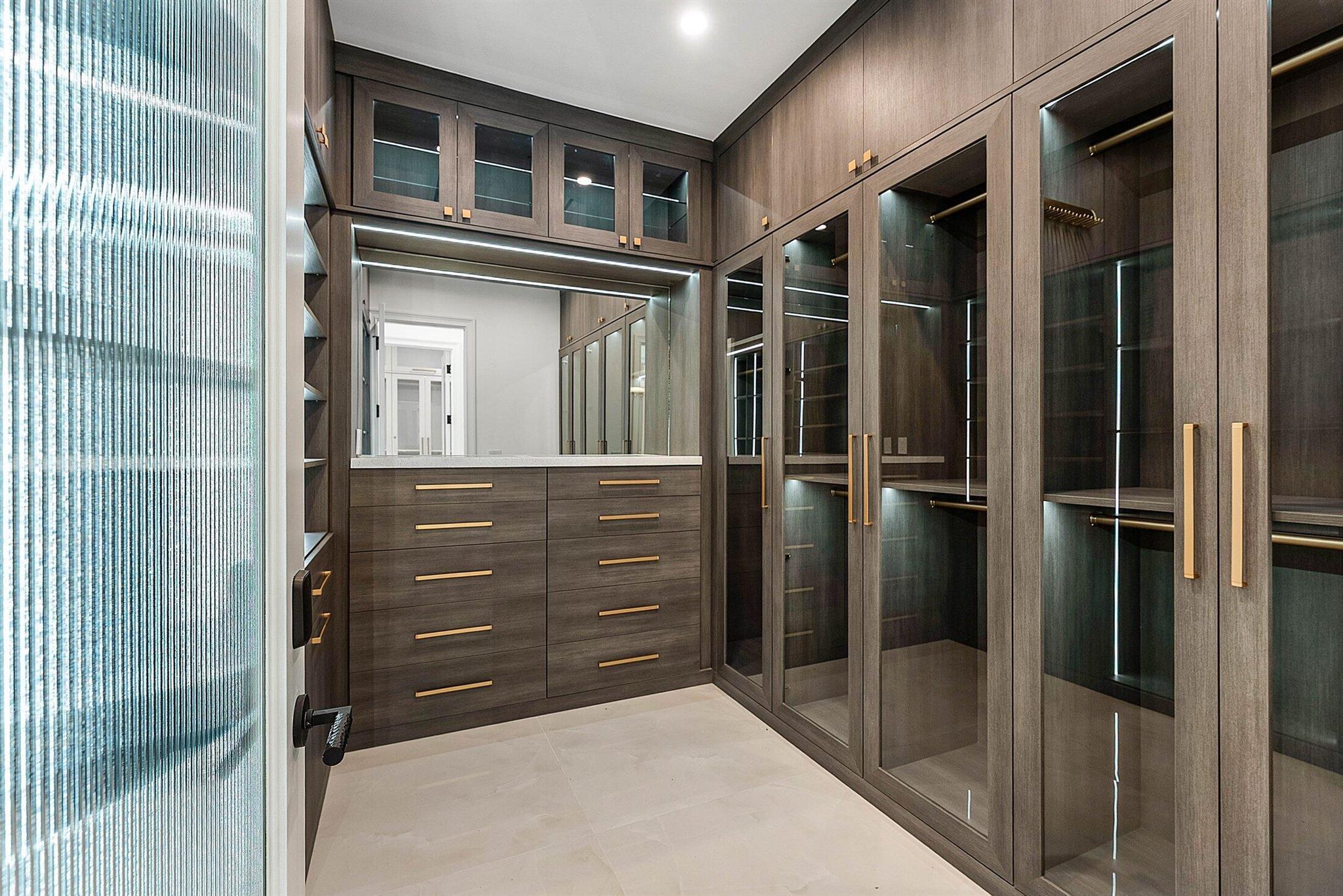 LAKE SHORE ESTATES - Residential