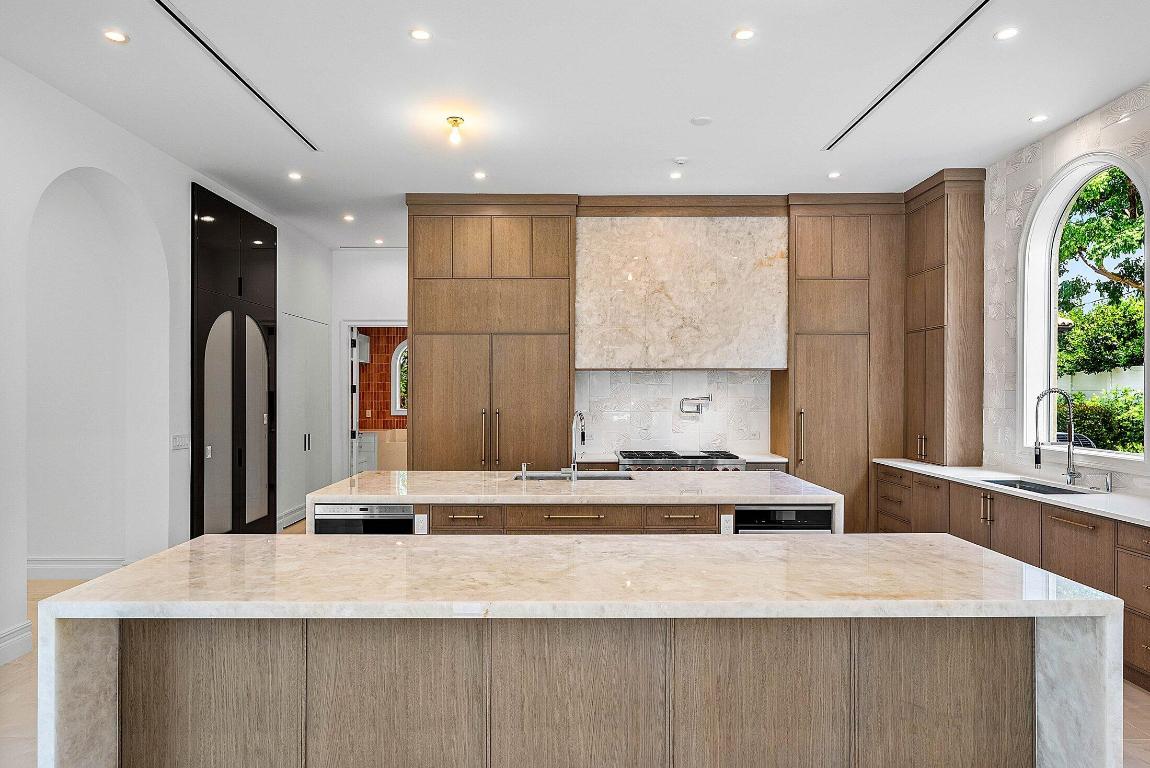 LAKE SHORE ESTATES - Residential