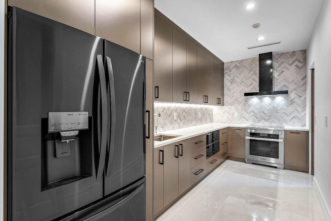 LAKE SHORE ESTATES - Residential