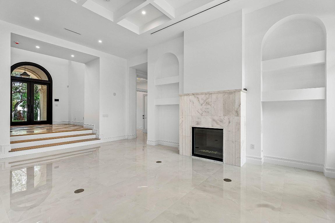 LAKE SHORE ESTATES - Residential