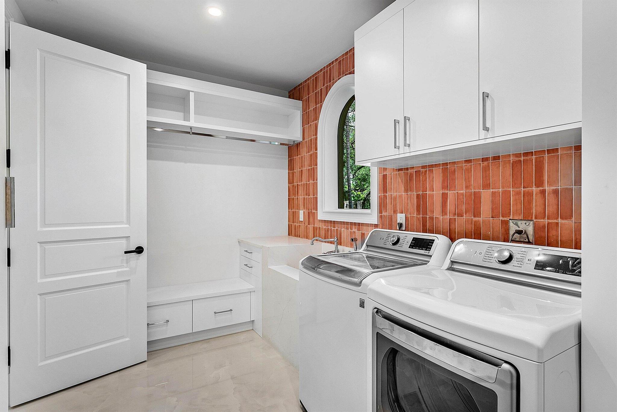 LAKE SHORE ESTATES - Residential