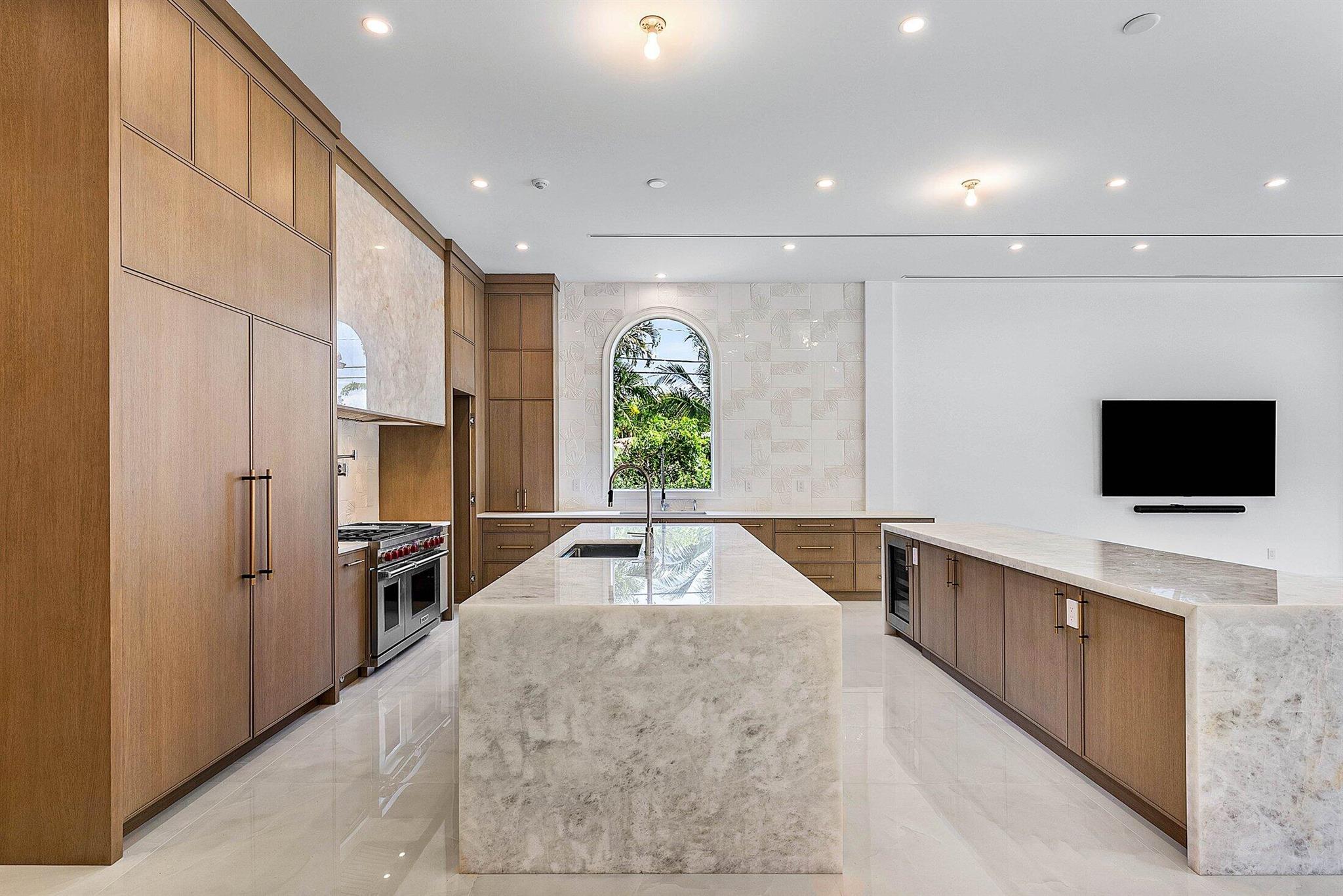 LAKE SHORE ESTATES - Residential