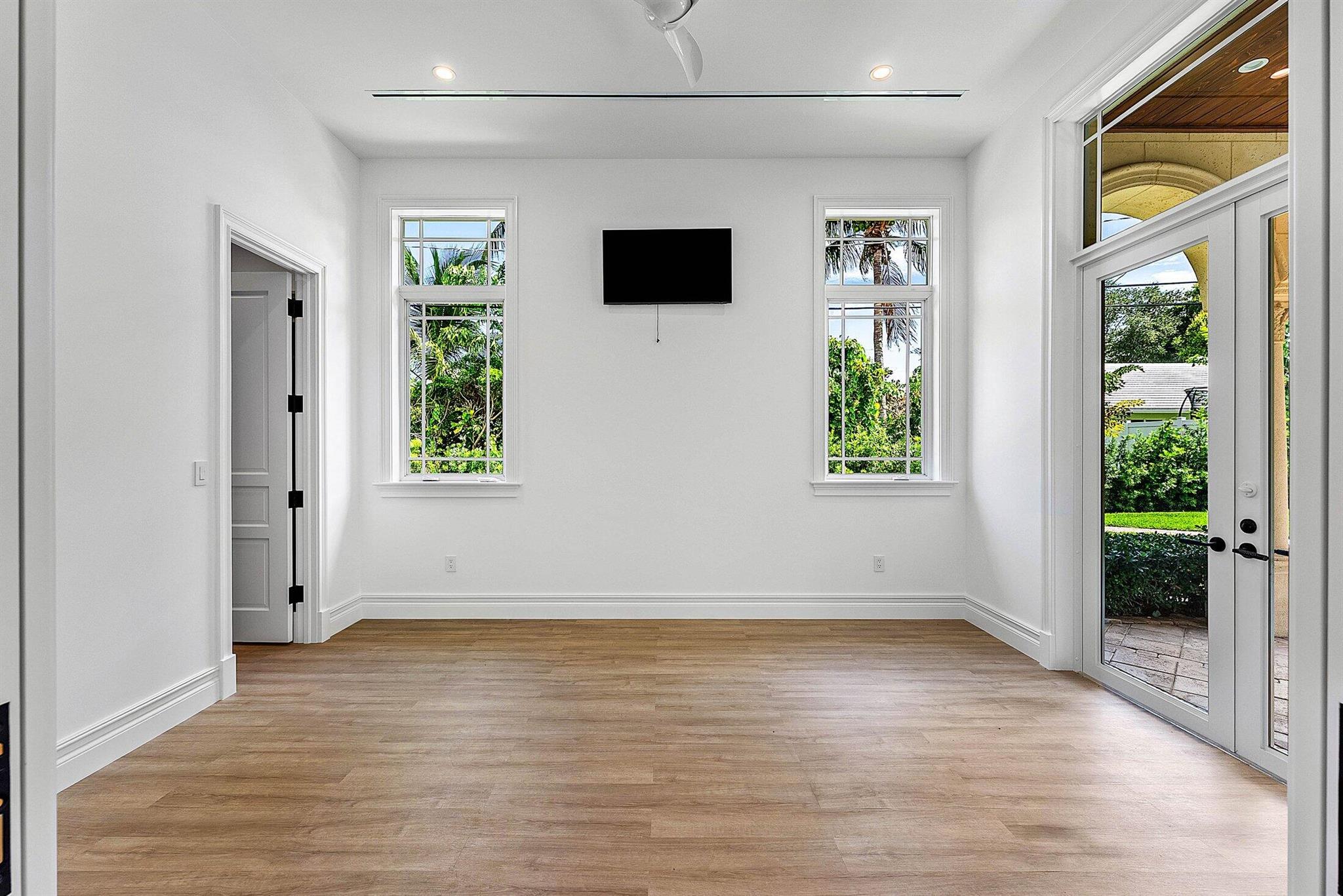 LAKE SHORE ESTATES - Residential