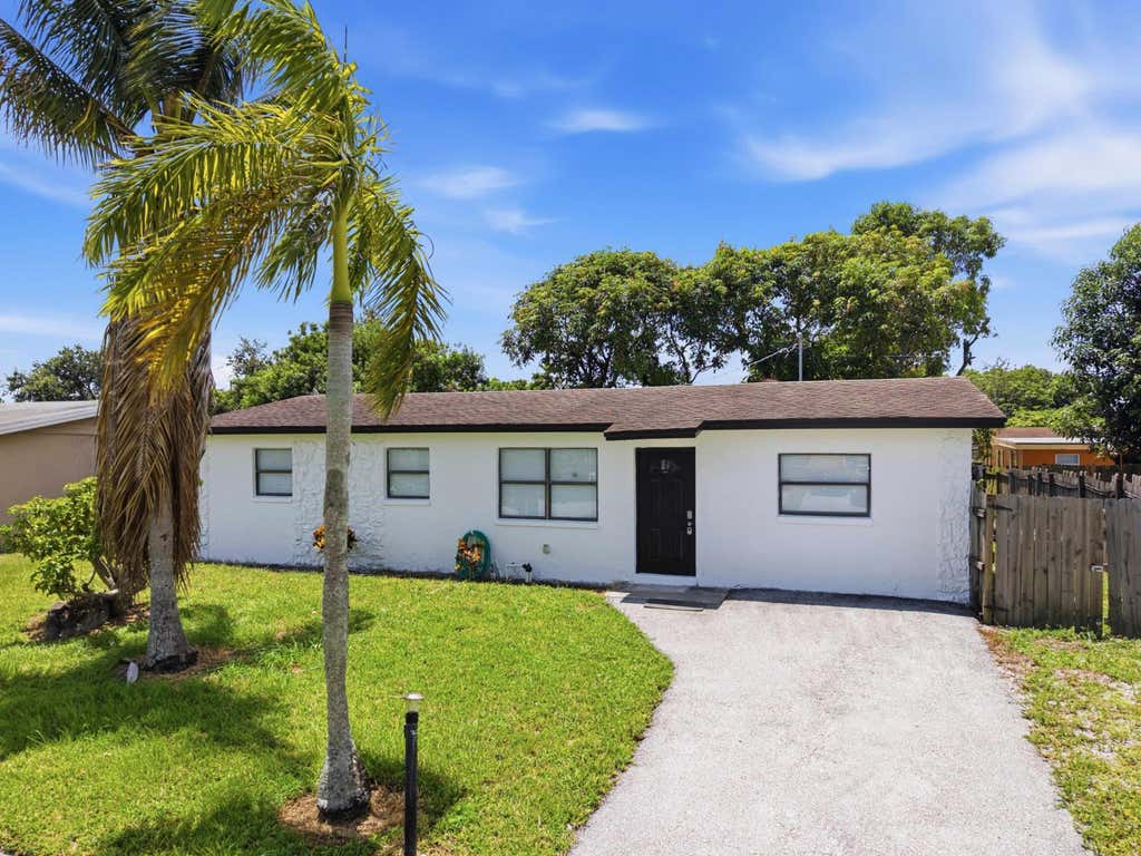 Photo of 4862 Andros Drive, West Palm Beach, FL 33407 (MLS # B26061076)