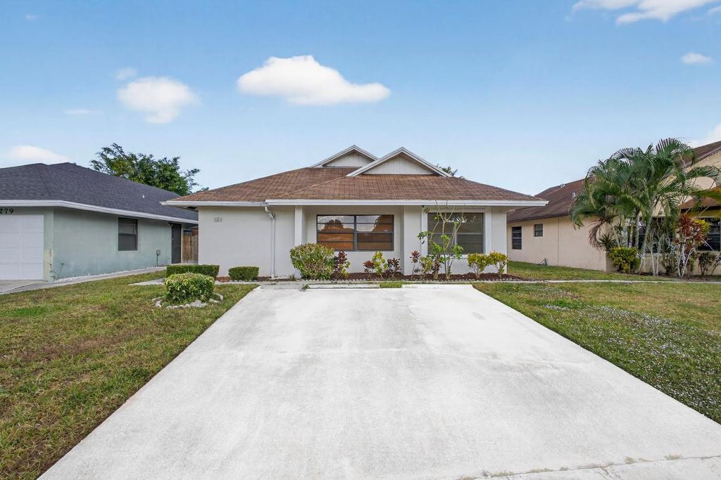 Photo of 1275 Summit Run Circle, West Palm Beach, FL 33415 (MLS # R11147003)