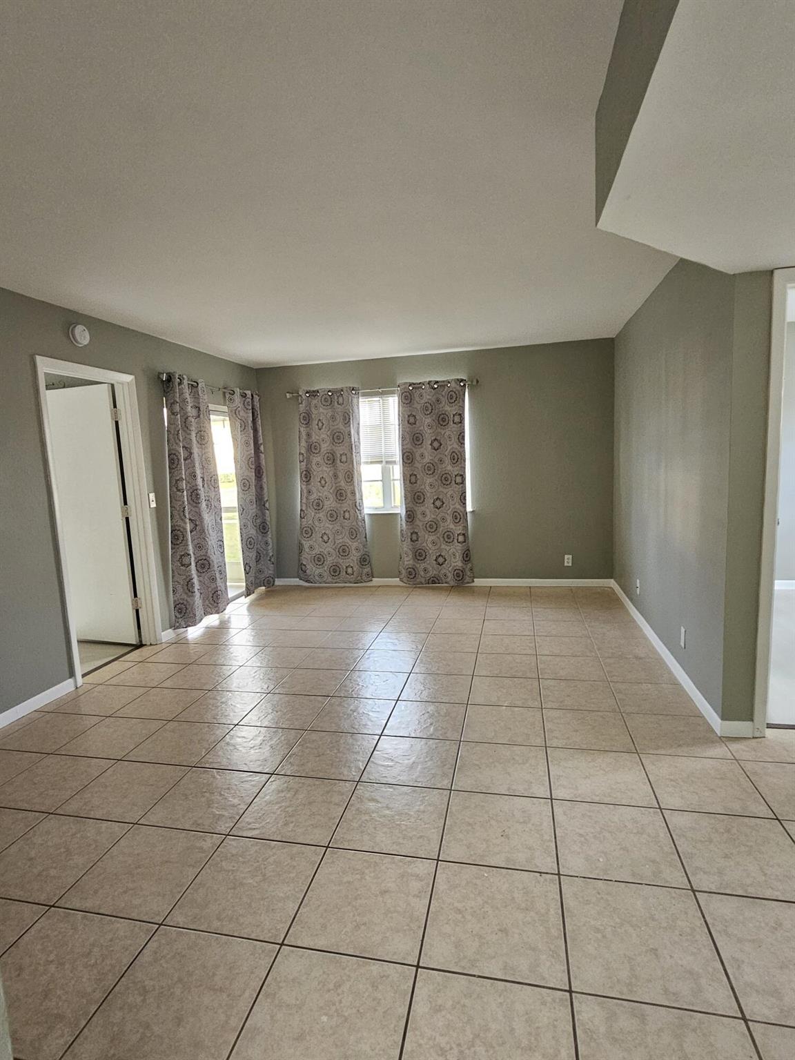 MIDPORT PLACE II, A CONDO - Residential