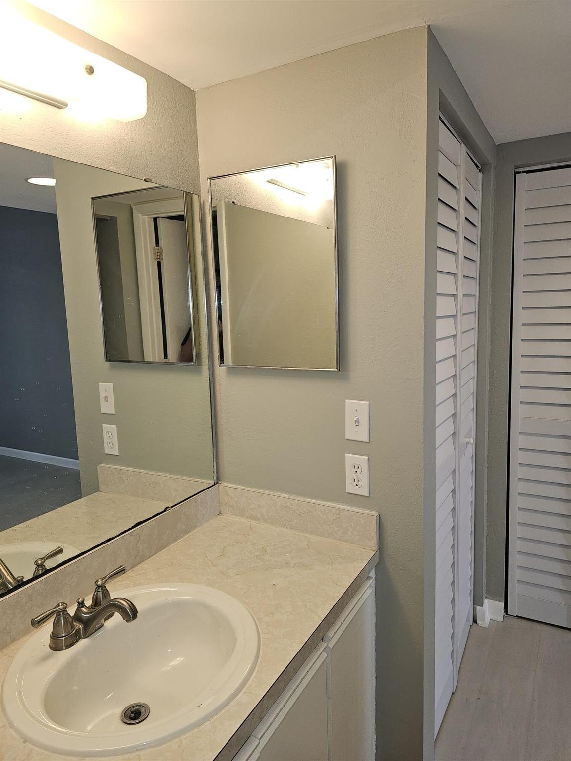 MIDPORT PLACE II, A CONDO - Residential