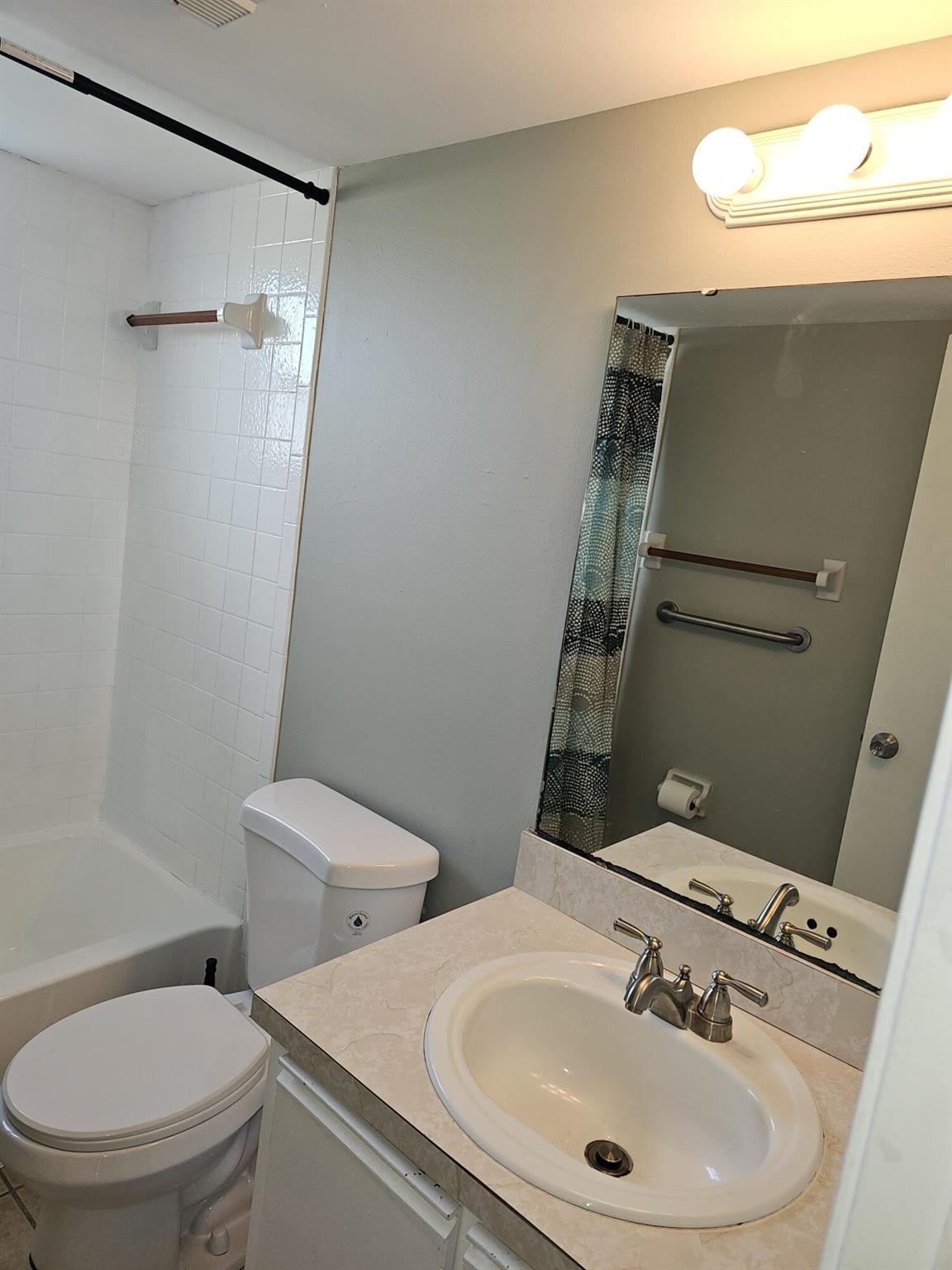 MIDPORT PLACE II, A CONDO - Residential