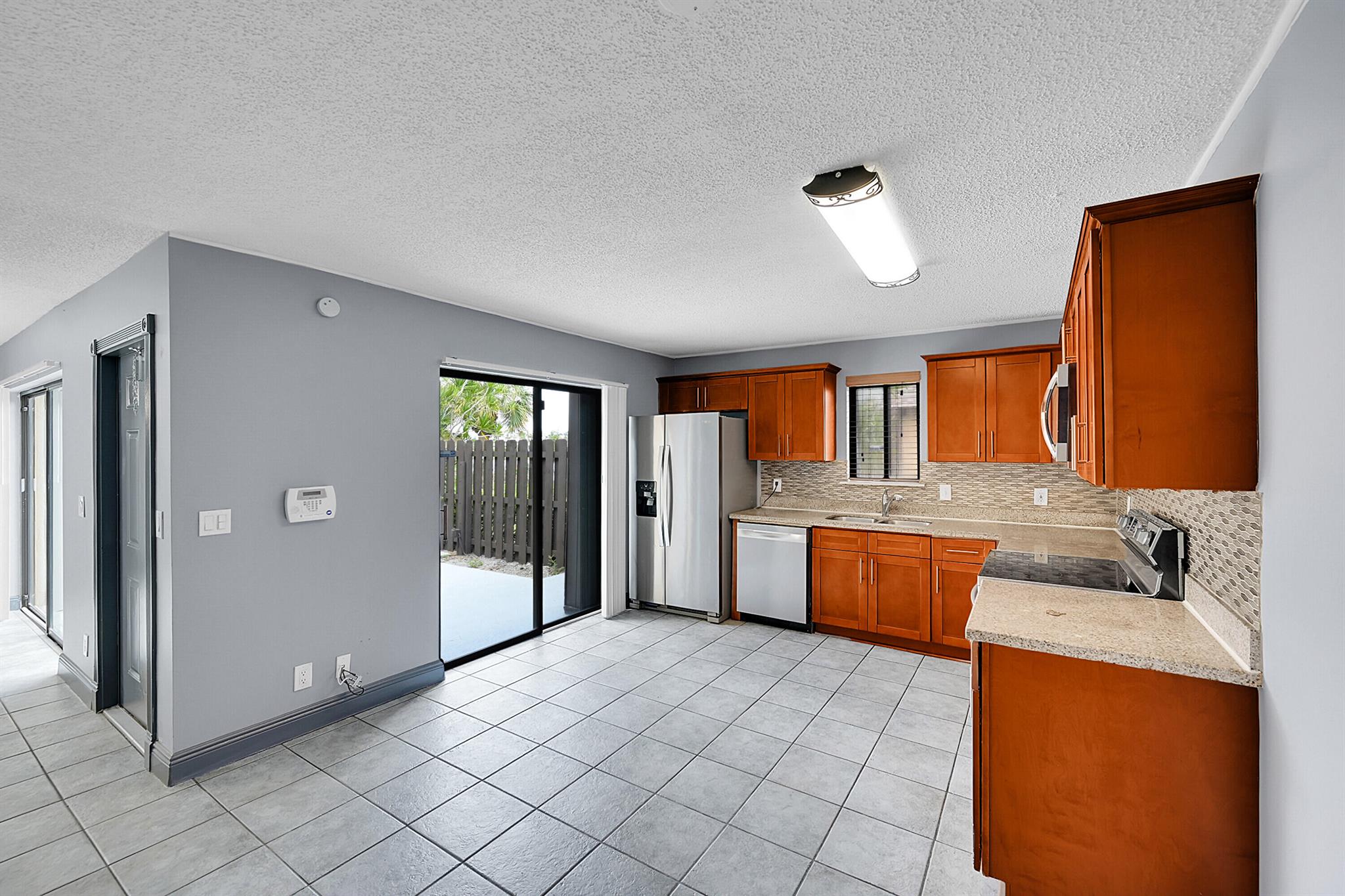 WATERVIEW ESTATES - Residential Lease