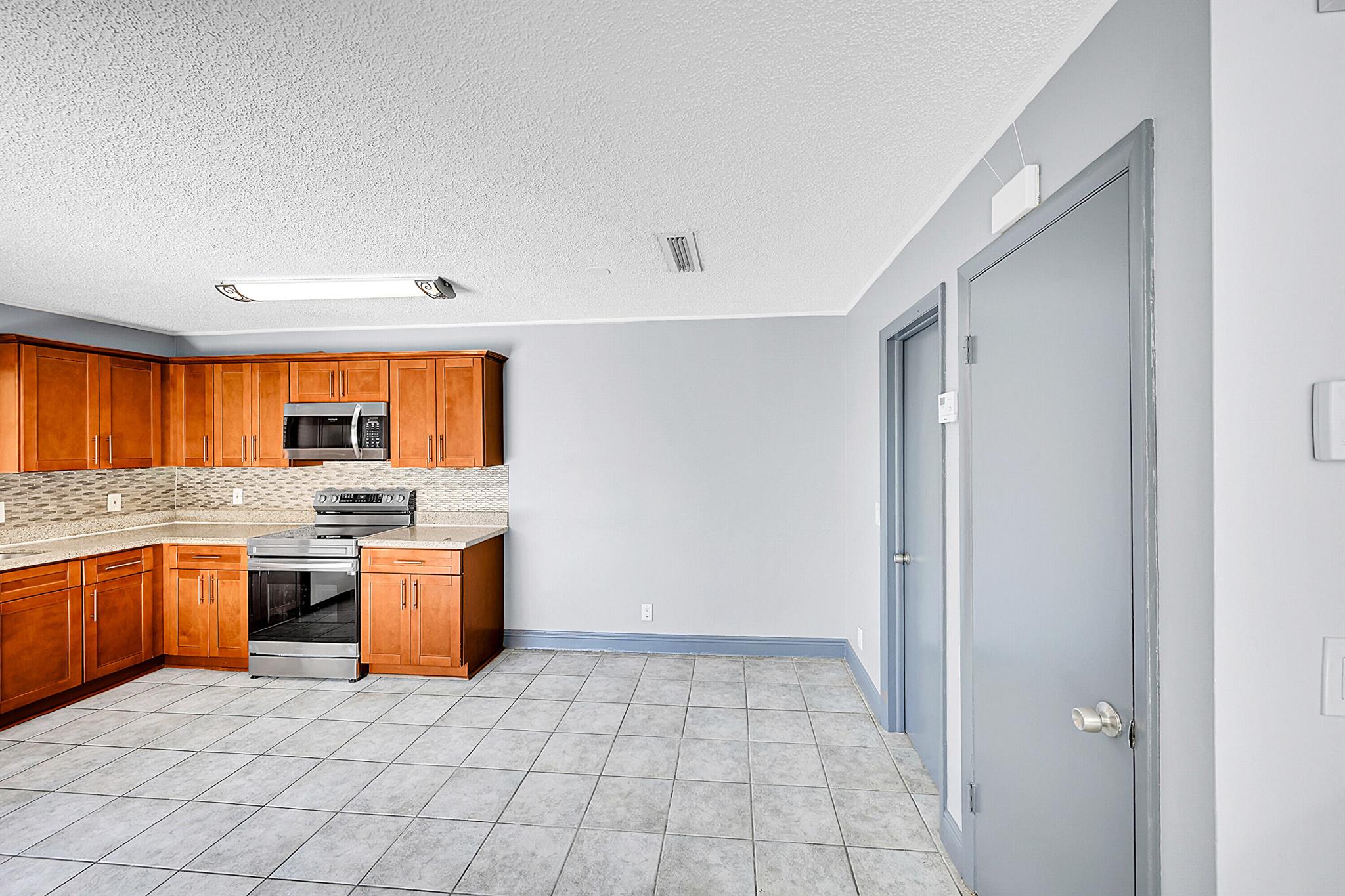 WATERVIEW ESTATES - Residential Lease