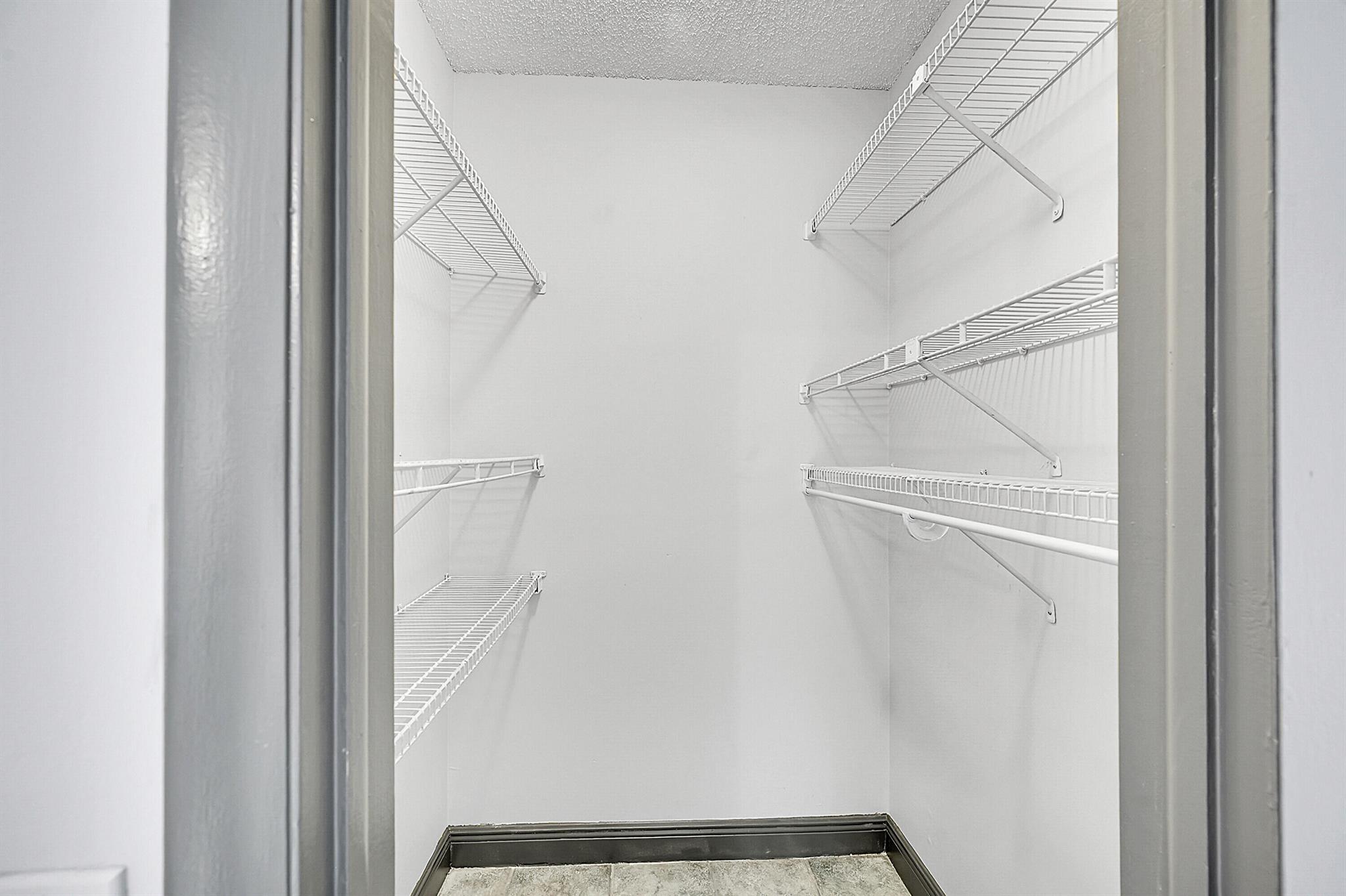 WATERVIEW ESTATES - Residential Lease