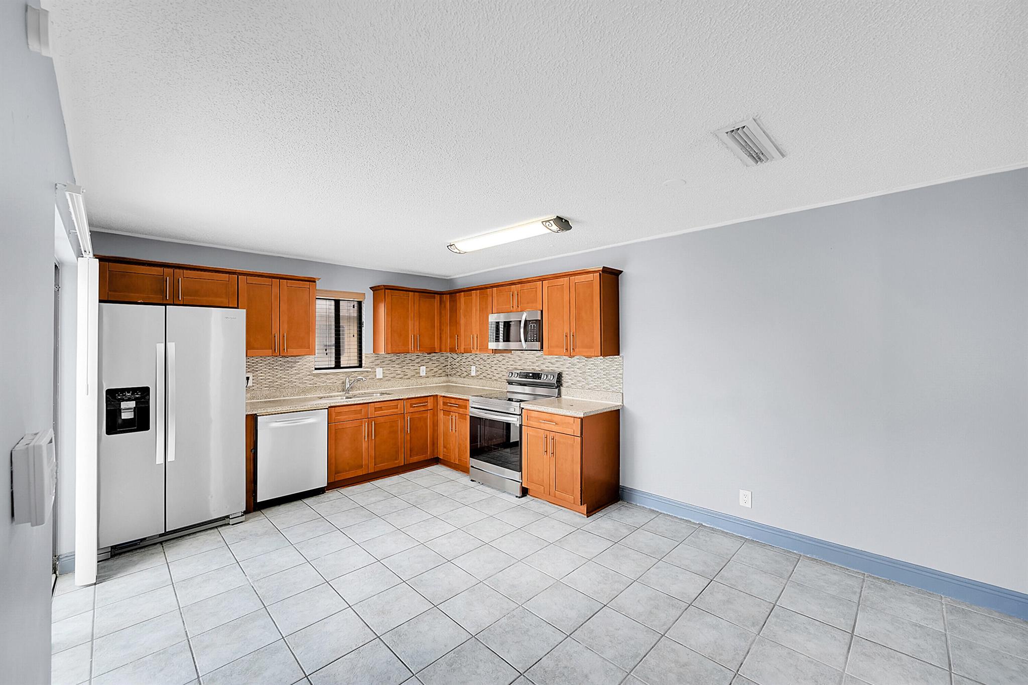 WATERVIEW ESTATES - Residential Lease
