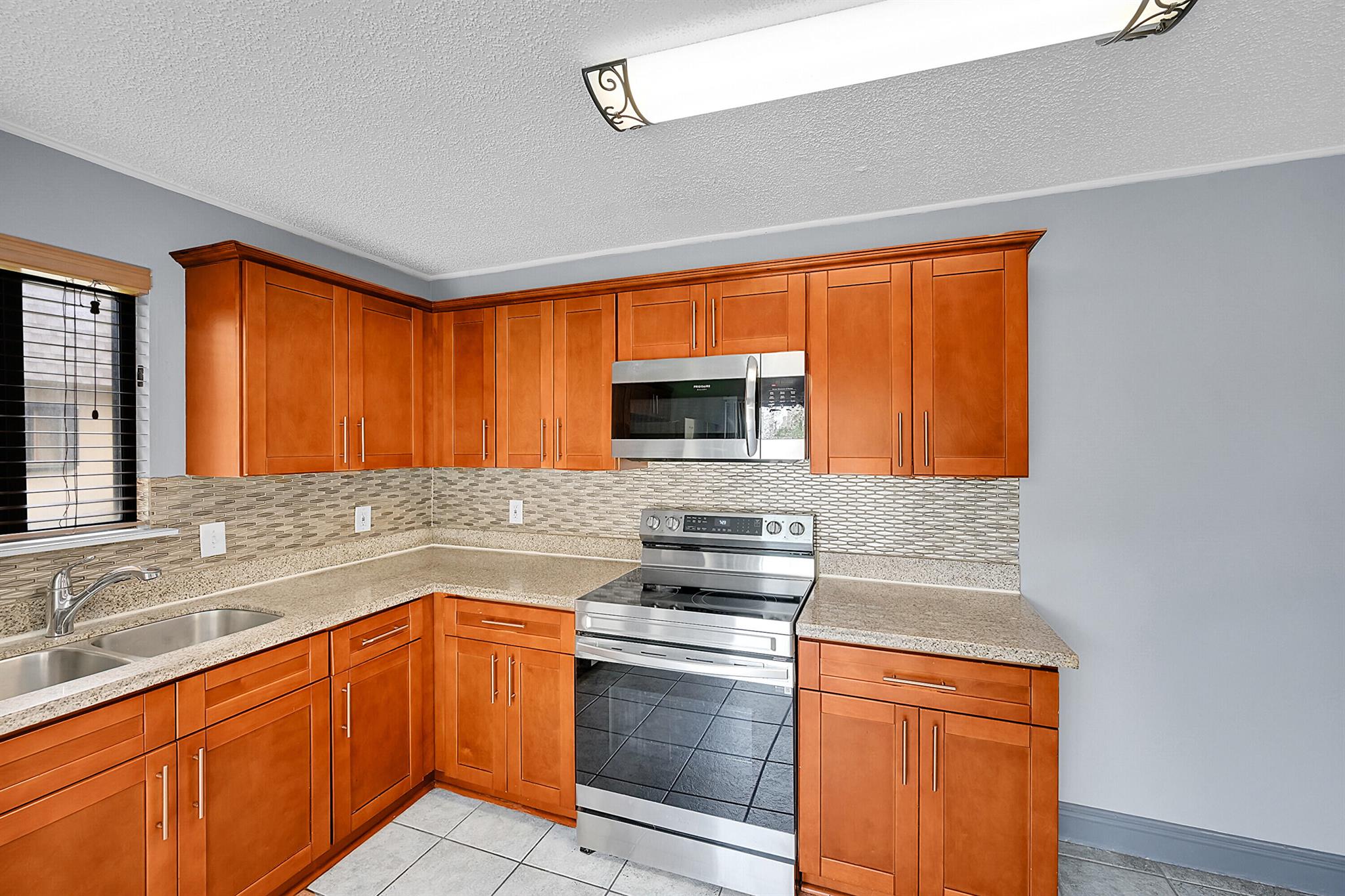 WATERVIEW ESTATES - Residential Lease