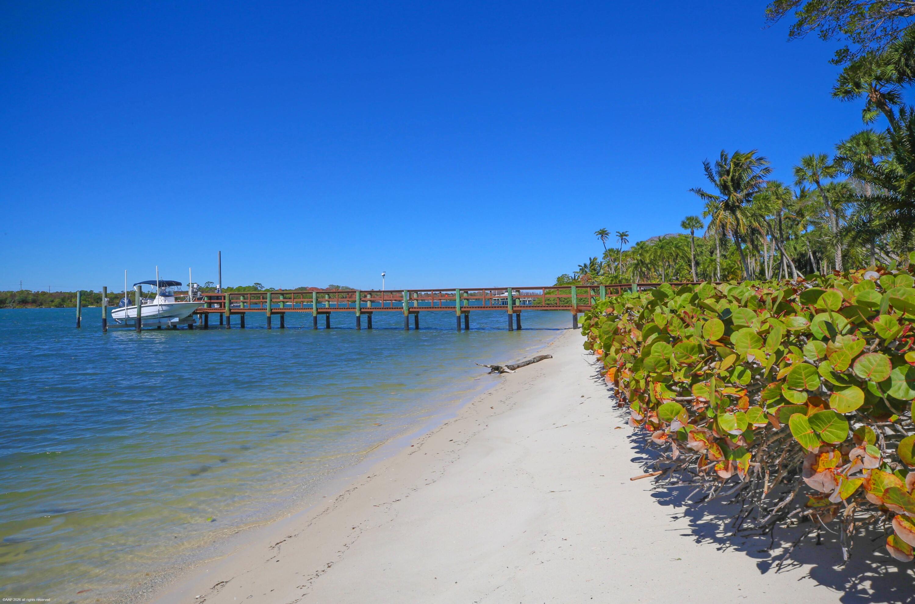JUPITER ISLAND - Residential