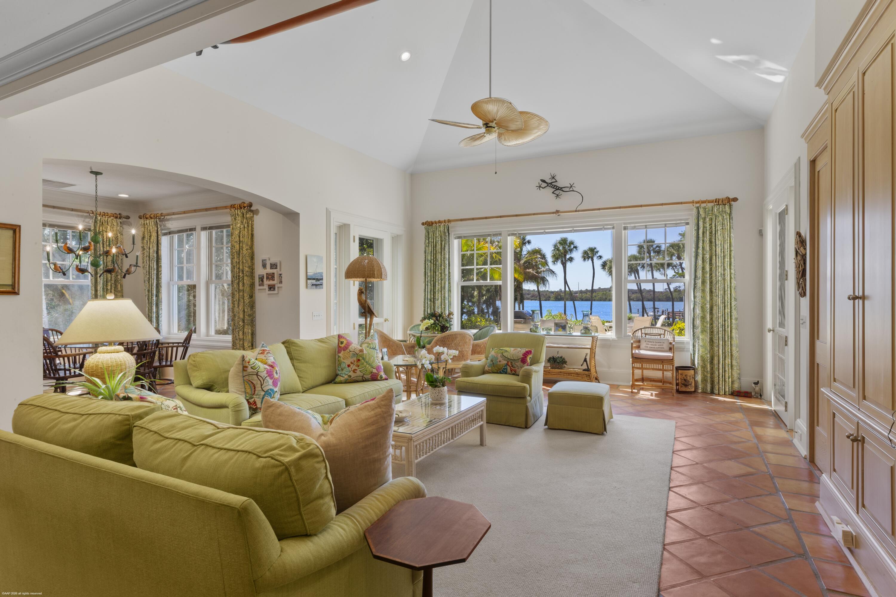 JUPITER ISLAND - Residential