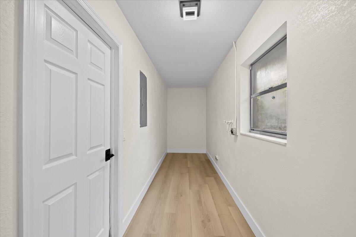 1160 Fernlea Drive