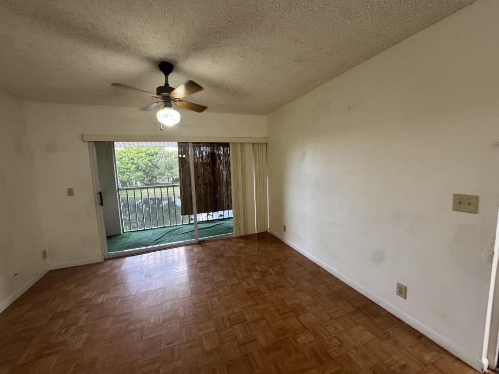 MIDPORT PLACE I, A CONDOMINIUM - Residential Lease