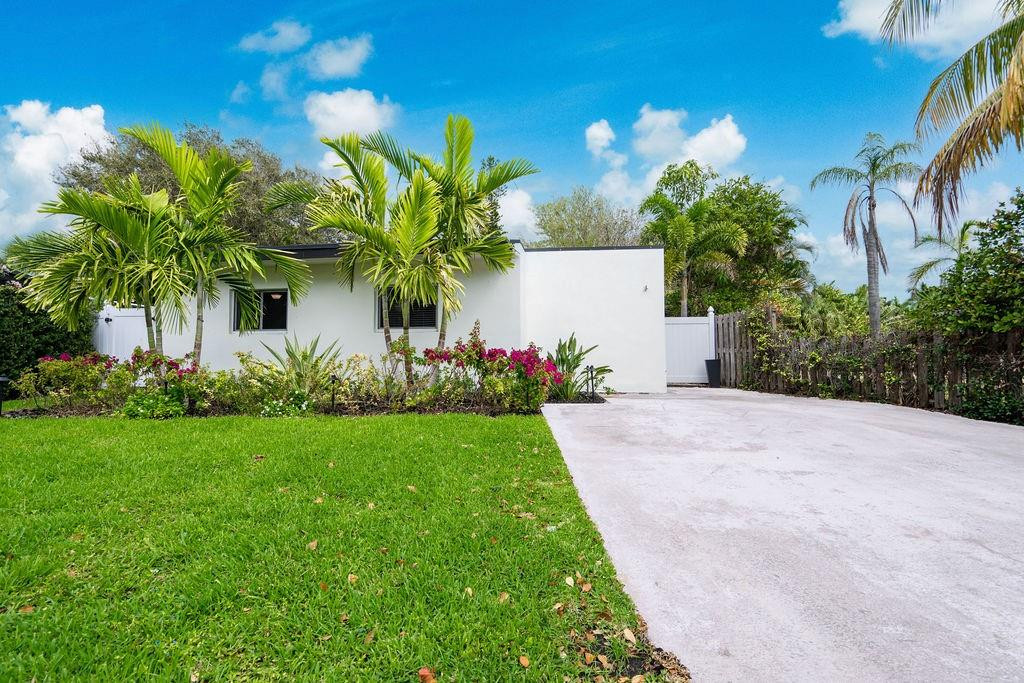 Delray Manors - Residential Lease