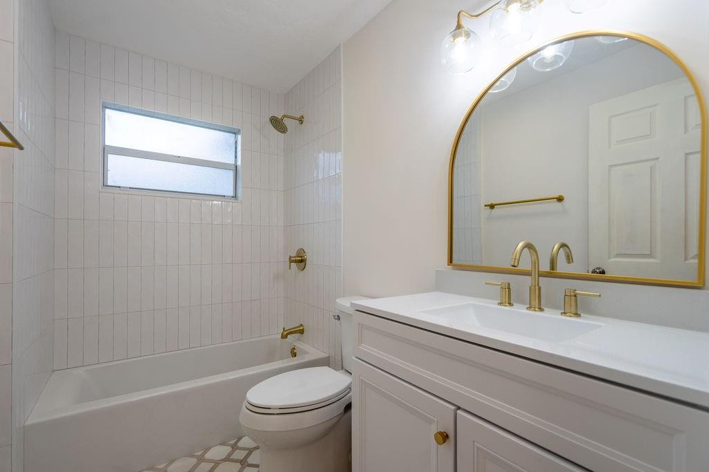 Delray Manors - Residential Lease