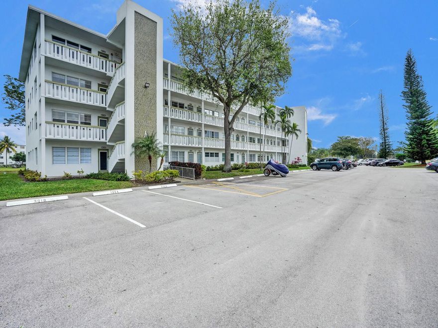 Perfect Lakefront view to enjoy your morning coffee or the company of your guests on the large Florida room. Spacious condo unit has plenty of storage including a walk-in closet. Inside the gated community w/ security guard, you'll find the main clubhouse has indoor & outdoor pool, restaurant, theater, clubs, classes, billiards, tennis, pickleball, volleyball, ping pong, shuffleboard, fitness center, bike trails & more.  Relaxed living w/ easy access to shops & restaurants, beach & Everglades or enjoy a casual sunset stroll around the lake. All the adventures of South Florida await you here. Easy Access to I-95, FL Turnpike & Powerline Rd, 15 min to beach, TradeWinds park, Butterfly World, Pompano Beach Pier & Airport, Hillsboro Inlet Lighthouse, 5 min to Splash Adventure Water Park