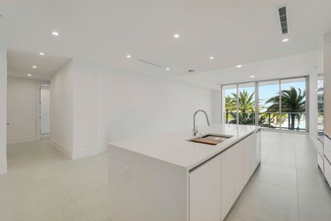 220 Lake Shore Drive 704 Lake Park FL 33403