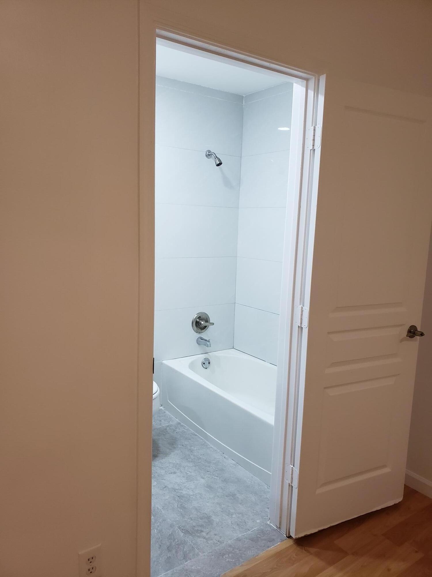 BANYAN OAKRIDGE COMMERCIAL PLAT - Residential Lease