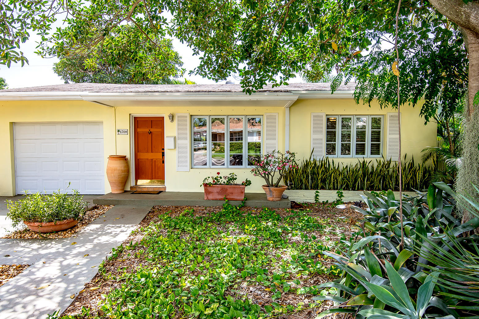 NORTH LAKE WORTH - Residential