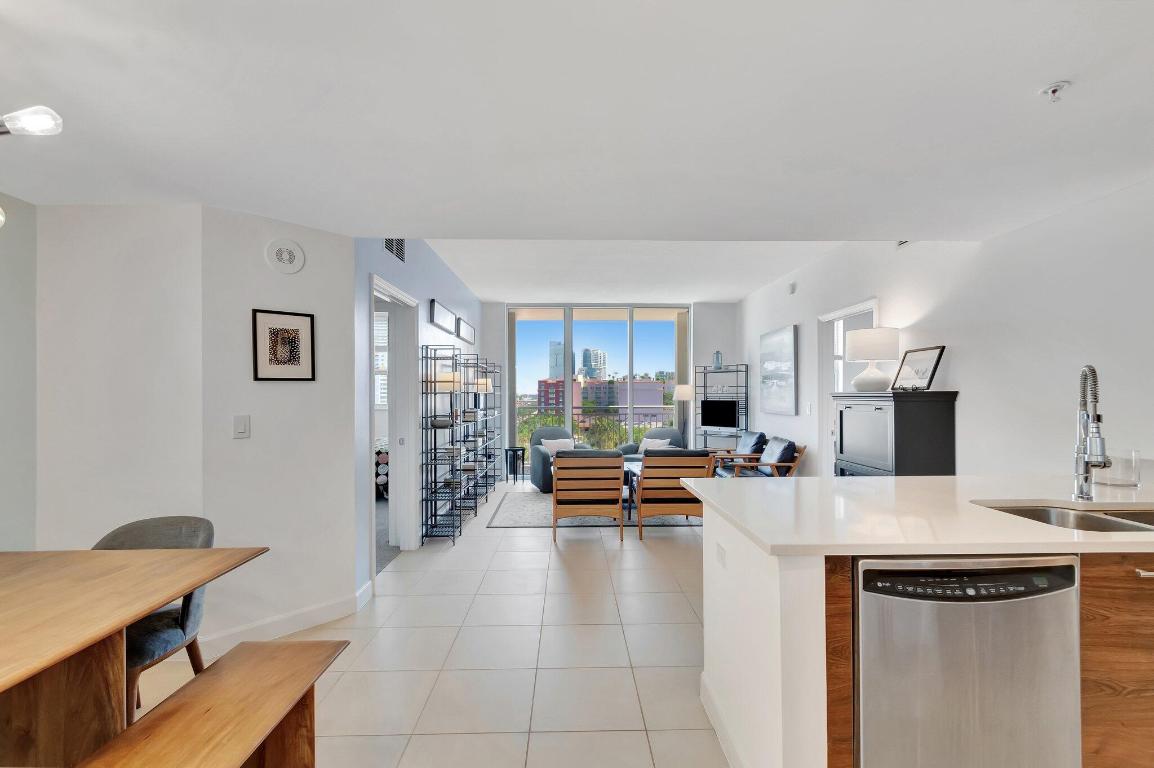 480 Hibiscus Street 709