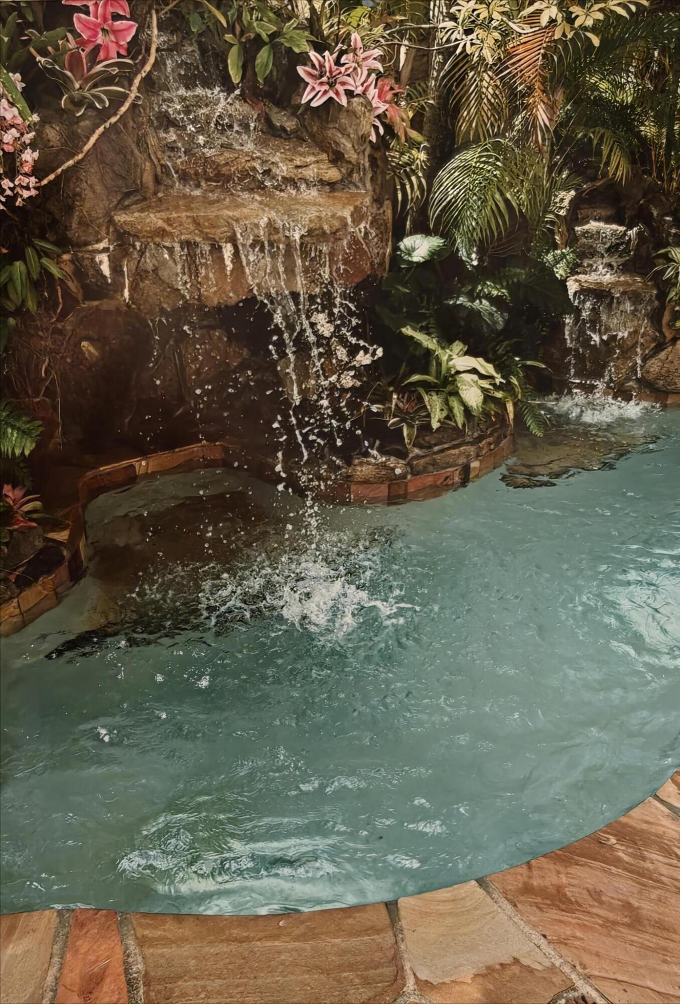 HERON BAY FOUR - Residential